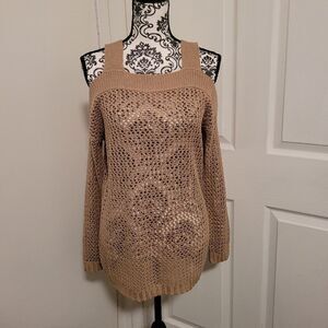 ‎I love cold shoulder open knit sweater